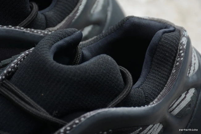 Boost V3 H67799 Black Yeezy Adidas 700 0708